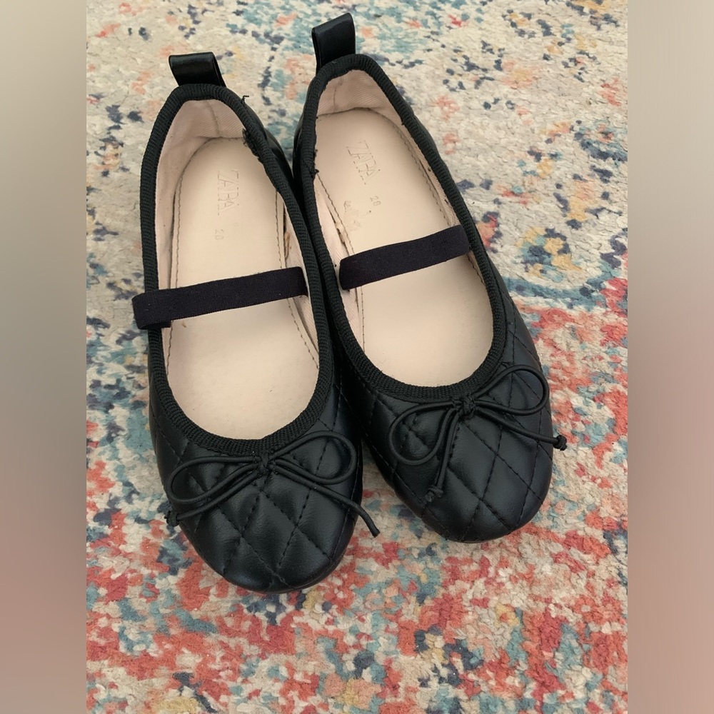 Zara Girl’s Black Ballet Flats Sz. 28 Eu/11 US